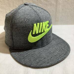 NIKE ナイキ キャップ スナップバック ロゴ刺繍 グレー×蛍光グリーン size Free 79699