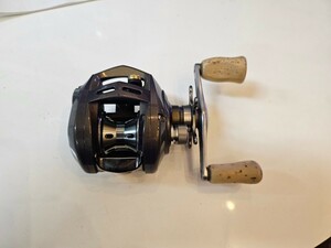 中古品！ダイワ　アルファス　103 DAIWA ALPHAS　ベイトリール　ウッドハンドル