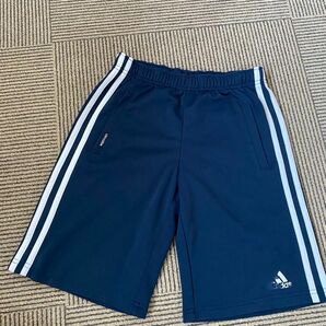 adidas ハーフパンツ☆140cm