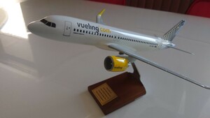 【非売品】ブエリング航空　エアバスＡ320 模型