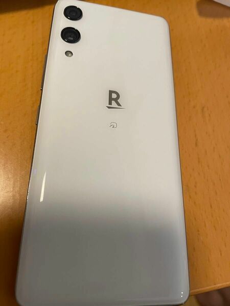 Rakuten Hand ホワイト P710 64GB