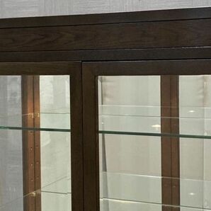 カリモク最高峰 domani モーガントン 最高級キャビネット 約41万円 照明付 karimoku ドマーニ Morganton 食器棚 収納棚 カップボードの画像3