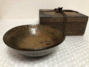 時代物 古備前 備前焼 金継ぎ 茶碗 平茶碗 茶道具 抹茶碗 陶器 陶芸 古陶磁器 骨董品 現状品 直径 約13.5㎝ 高さ約5.0㎝ ■ 駒A 由290