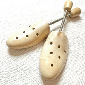 シューツリー シューキーパー 木製 shoe trees シューズキーパー 型崩れ防止 木製シューキーパー シューストレッチャー シューケア ③