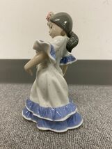 F020-CH2-547 LLADRO リヤドロ リトルダンサー 陶器人形 西洋 置物 少女_画像3