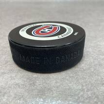 J3168★Montreal Canadiens NHL OFFICIAL GAME Puck_画像3