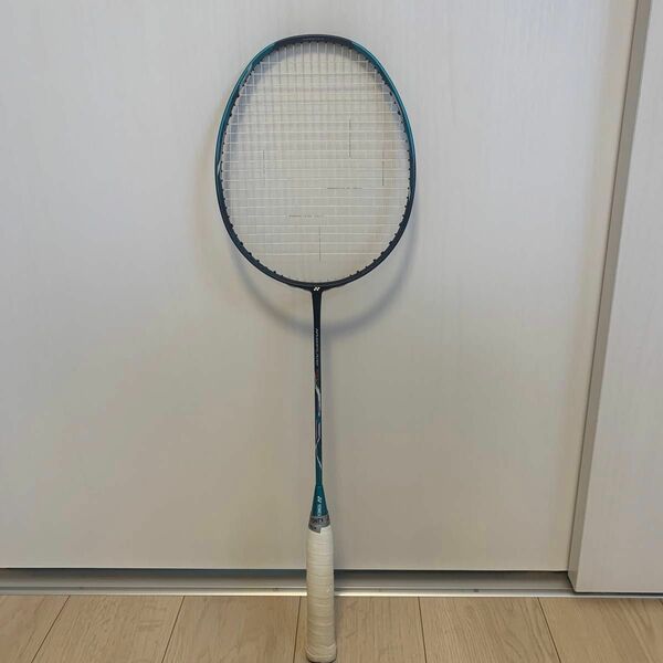 YONEX バトミントンラケット　ナノフレア700