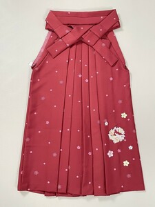 IROHA◆袴◇【ta1001】女性袴◆卒業式【エンジ】刺繍【中古】