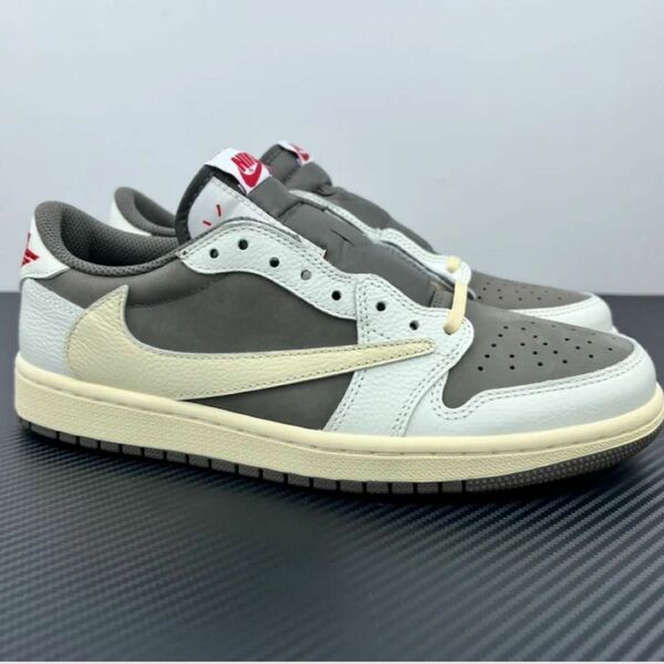 Travis Scott × Nike Air Jordan 1 Low リバースモカ