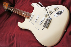 .Fender.Classic Series 70s Stratocaster Vintage White.F-key колок .Alder корпус .Orange Drop. rose дерево палец доска .. прекрасный товар 