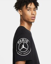 新品未開封正規Мサイズ　ナイキ「 PSG × JORDAN 」アパレルコレクション。PSG×JORDANロゴTシャツ。_画像2