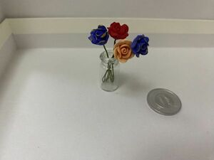 ミニチュア☆ドールハウス☆4本のバラの花と花瓶