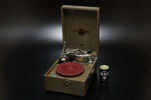 P Columbiako rom Via portable gramophone G-50