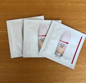 SHISEIDO エッセンススキングロウファンデーション　220 サンプル　3包　資生堂 Linen