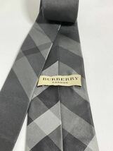 美品　バーバリー ロンドン Burberry ネクタイ　ブラック系　チェック柄　　送料185円（追跡付）　ブランドネクタイ_画像4