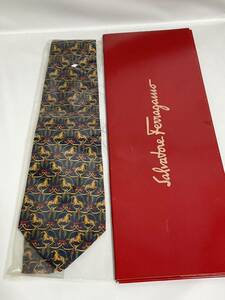  не использовался Ferragamo галстук темно-синий серия лошадь . рисунок бренд галстук стоимость доставки 185 иен ( слежение есть )~