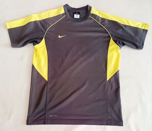NIKE DRI-FIT 半袖Tシャツ メンズL 濃グレー×イエロー