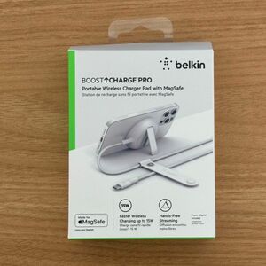 Belkin MagSafe認証 ワイヤレス充電パッド 最大15W急速充電 キックスタンド付き AC電源アダプター付属