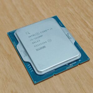 Intel Core i3-12100F