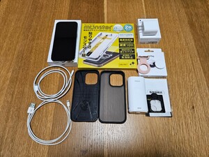 iPhone 14 Pro 256GB シルバー SIMフリー 美品 モバイルバッテリーなどアクセサリー多数