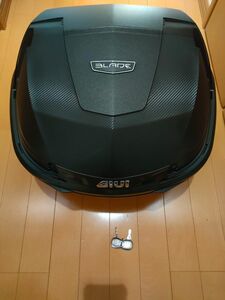 GIVI モノロックケース37L リアボックス 未塗装ブラック　レンズ、ベースなし ジビ BLADE バイク用 トップケース