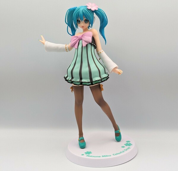 初音ミク　スーパープレミアムフィギュア　 カラフルドロップ　フィギュア　ボカロ