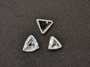 天然ダイヤモンド原石 マクル　3石セット　蛍光特性あり