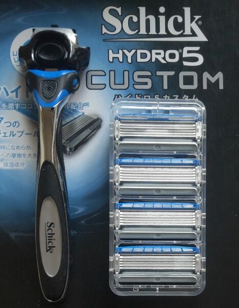 【替刃４個＋本体】シックハイドロ５カスタム Schick HYDRO5 CUSTOM 髭剃り＆替刃