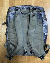 THE NORTH FACE ノースフェイス リュック バックパック ヒューズボックス30L イングリッシュグリーントロピカルカモ_画像3