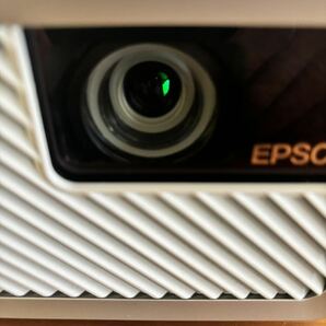 EPSON プロジェクター EF100W 2000lm fire stick付き 美品の画像6