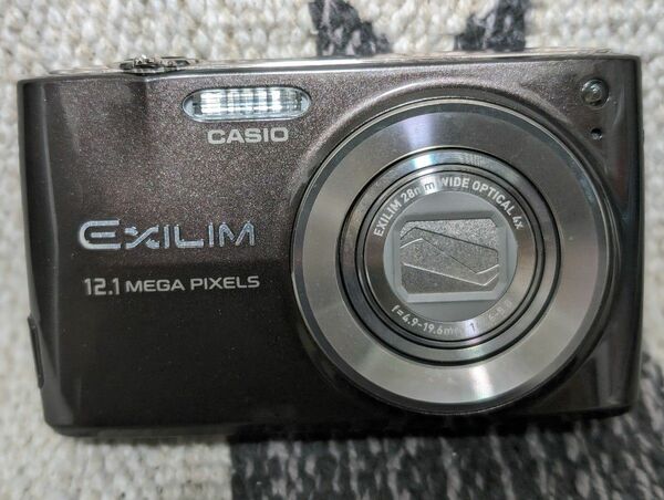 カシオ CASIO EXILIM コンパクトデジタルカメラ バッテリー付属　EX-Z400　デジカメ