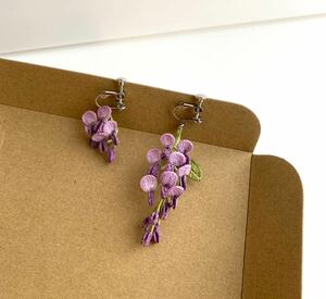 *レース編み*藤の花のイヤリング*アシンメトリー*ハンドメイド*春*DMCレース糸*