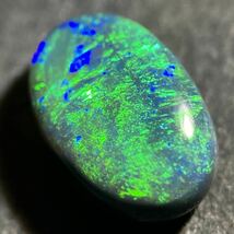 遊色効果抜群!! 〔天然ブラックオパール0.995ct〕m 約8.53×5.79mm ルース 裸石 宝石 ジュエリー jewerly black opal _画像1