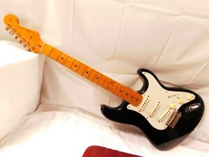 A675★Fender/STRATOCASTER/ электрогитара / Fender Stratocaster /S серийный / чёрный серия /Crafted IN JAPAN / крыло ★ стоимость доставки 1420 иен .