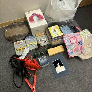 [N-19422a]1 jpy start miscellaneous goods . summarize large amount game figure CD other antique Vintage collection . searching set sale storage goods 