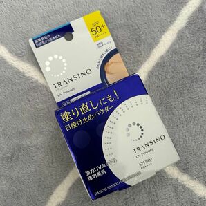 トランシーノ 薬用UVパウダーn SPF50+ PA++++ 日焼け止めパウダーファンデーション 美白 紫外線 塗り直し 化粧持ち