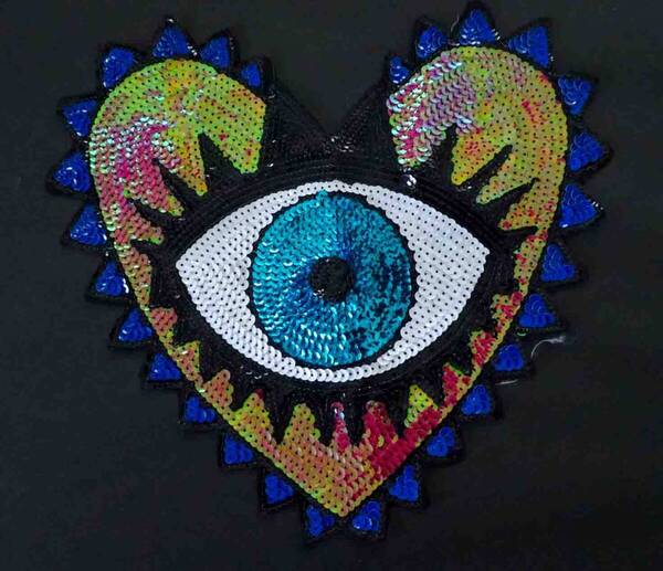 特大《DX色彩変化輝US神秘眼》■新品『スパンコール加工』■カラーチェンジ Angel eyes with heart■豪華ワッペン■洋服DIY ファッション