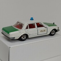 No.F24-1-2 トミカ メルセデスベンツ 450SEL 1/67 日本製 ルース パトカー 青ランプ_画像2