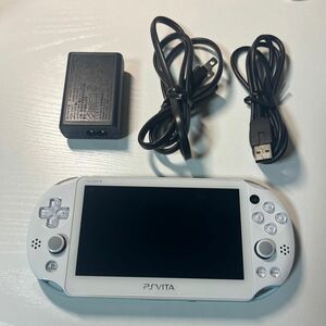 PlayStation Vita （PCH-2000シリーズ） Wi-Fiモデル ライトブルー/ホワイト PCH-2000ZA14