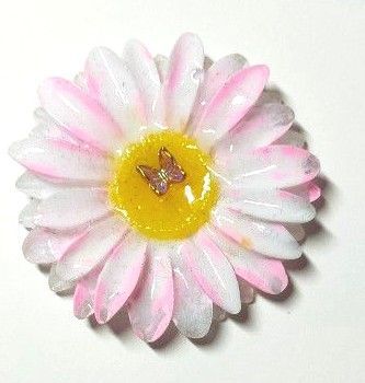 最終お値下げ★レジンヘアゴム、ちょっと大きめ、かわいいお花と蝶々、ハンドメイド