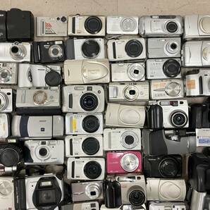 【大量110個以上】 オリンパス カシオ 富士フィルム 等 コンパクトデジタルカメラ 等 大量 まとめ ジャンク D102の画像2