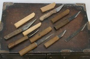 古そうな銘のある彫刻刀 7本 職人道具 n671