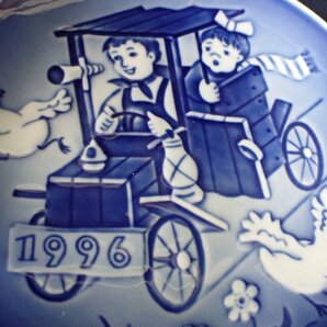 ★050283 ビングオーグレンダール B&G コペンハーゲン BARNETS DAG CHILDREN'S DAY 1996年 1998年 皿 飾皿 2客まとめて 洋食器★の画像3