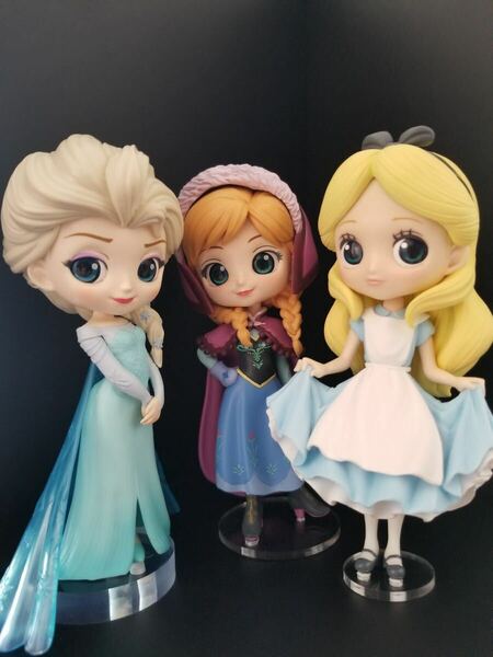 ディズニーキャラクターズ Q posket Qposket Disney Characters エルサ & アナ （アナと雪の女王） & アリス（不思議の国のアリス） 用台座