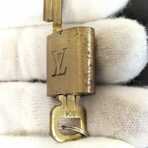 5-17 LOUIS VUITTON ルイ ヴィトン 鍵 キー 南京錠 パドロック ロック の画像9