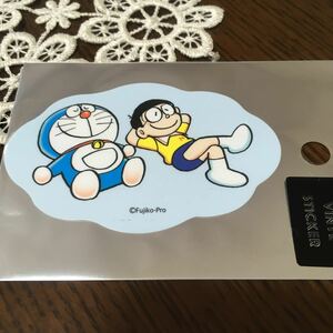 日本製　ドラえもん　キャラクター　アニメ　ステッカー　シール　　耐性　耐水　コーティング　送料84 新品　お昼寝