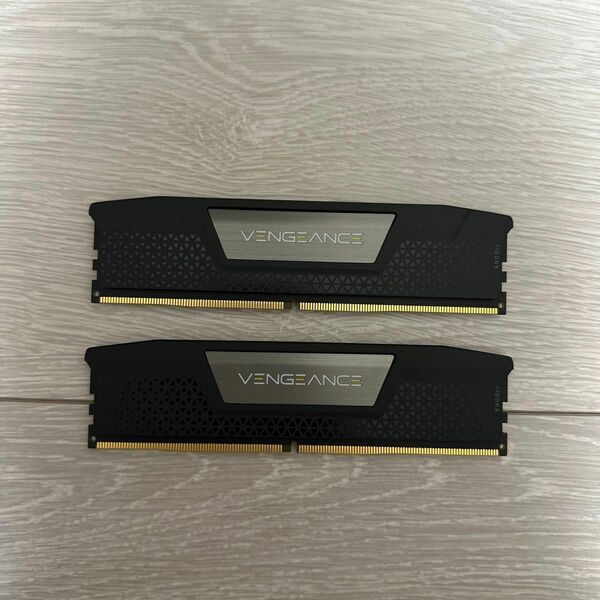 VENGEANCE CMK32GX5M2E6000C36 コルセア デスクトップ用メモリ　DDR5