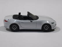 MAZDA ROADSTER (2015) アークティックホワイト (ミニカー)　インターアライド　オーバーステア 1/64 _画像3