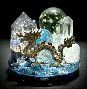 Art hand Auction ◇Dragon et nuit mystérieuse◇Orgonite◇Objet◇Lapis Lazuli◇Labradorite◇Cristal◇, Articles faits à la main, intérieur, marchandises diverses, ornement, objet