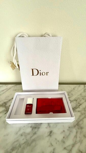 新品　Dior ディオール　ネールエナメルとラゲッジタグ